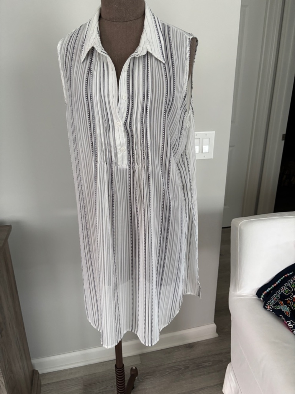 Sleeveless Striped Shirt Dress in White and Black